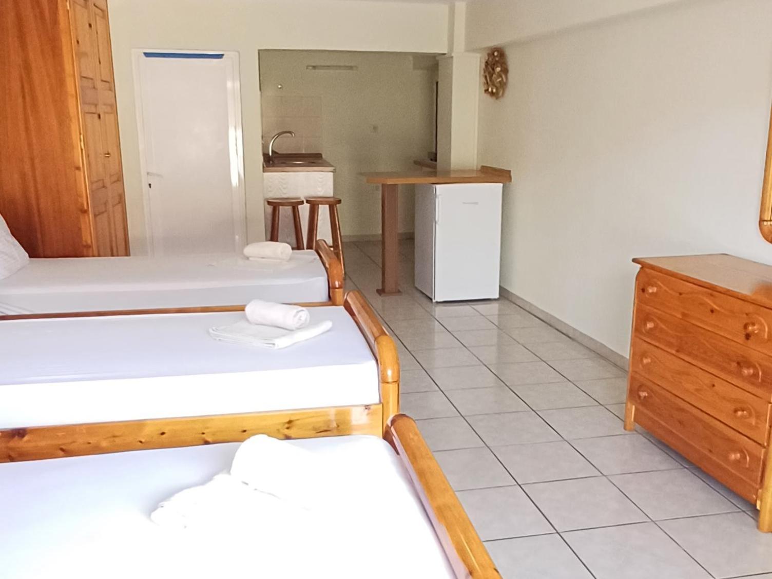Flora Studios Corfu - Adults Only Benitses  Quarto foto